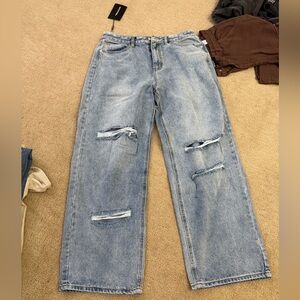 PrettyLittleThing Bleach Wash Baggy Low Rise Ripped Boyfriend Jeans